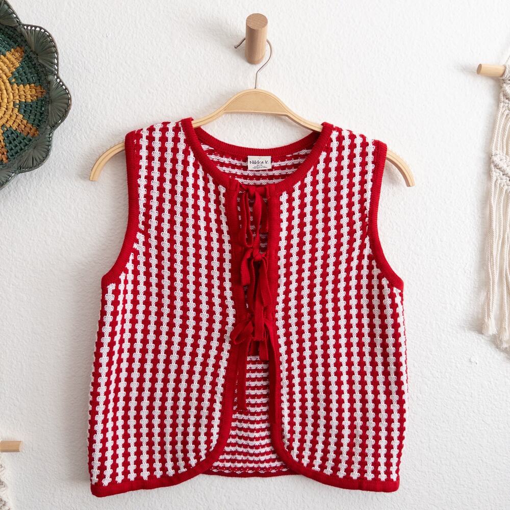 Nikka K Red and White Tie Front Sweater Vest Size Medium Cottagecore